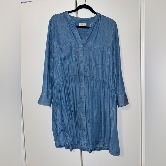 lou and grey chambray dress Soho NYC in Summer: Lou & Grey Chambray Cutout Dress